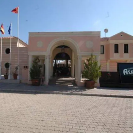 Asena Beach מלון